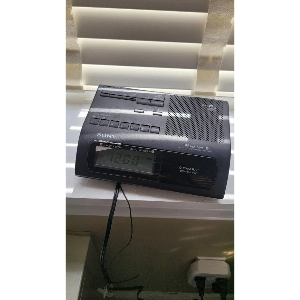 Sony Dream Machine ICF-C303 Vintage AM/FM PLL Dual Alarm Synthesized Clock Radio
